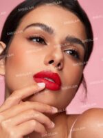 رژلب جامد شیگلم مدل Matte Allure رنگ Crimson Suede
