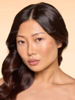 تینت پوست کرمپودری شیگلم Dew Done با SPF20 رنگ Bamboo