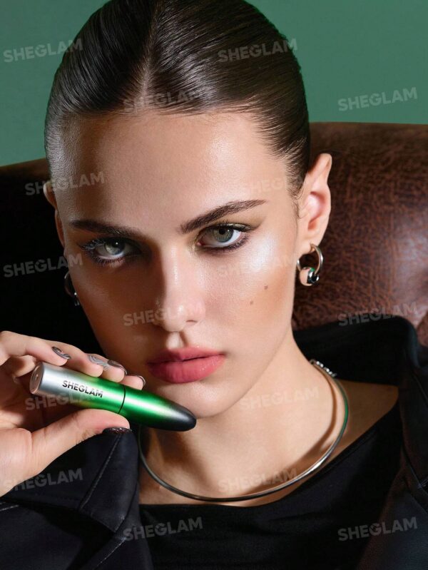 لیپ گلاس شیگلم Slowmo از کالکشن ماتریکس رنگ Phase Shift