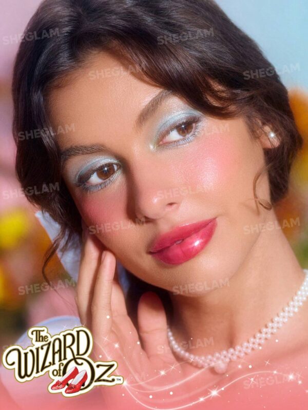 لیپ گلاس قرمز شیگلم از کالکشن جادوگر شهر از Click Your Heels