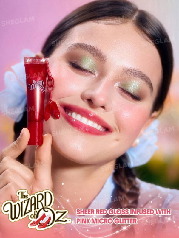 لیپ گلاس قرمز شیگلم از کالکشن جادوگر شهر از Click Your Heels