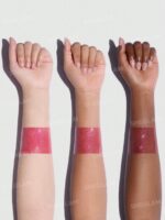 لیپ گلاس قرمز شیگلم از کالکشن جادوگر شهر از Click Your Heels