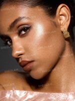 اسپری فیکس و درخشان کننده آرایش شیگلم مدل Light Me up