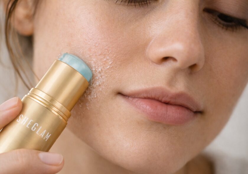 استیک آبرسان شیگلم؛ بررسی کامل کارایی، ترکیبات و تأثیر روی خشکی پوست