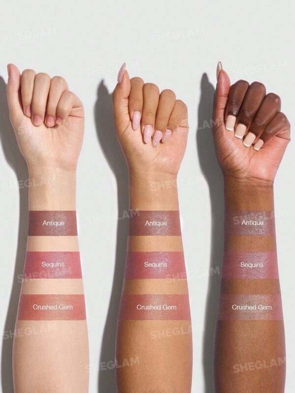 رژلب مایع گلیتری شیگلم رنگ Antique از کالکشن Lustra