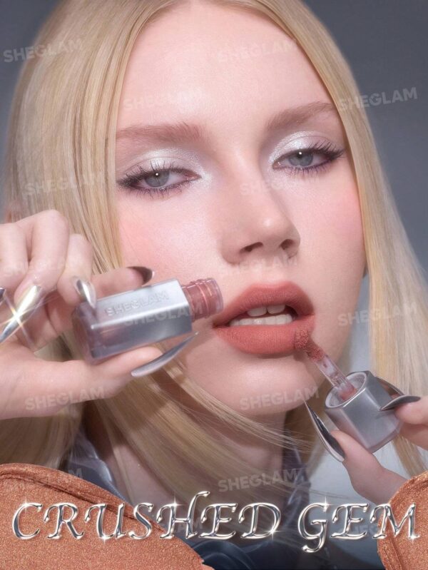 رژلب مایع گلیتری شیگلم رنگ Crushed Gem از کالکشن Lustra