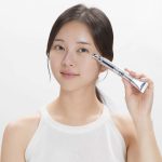 کرم دور چشم ویبره دار ویتامین سی ریدل شات Reedle Shot